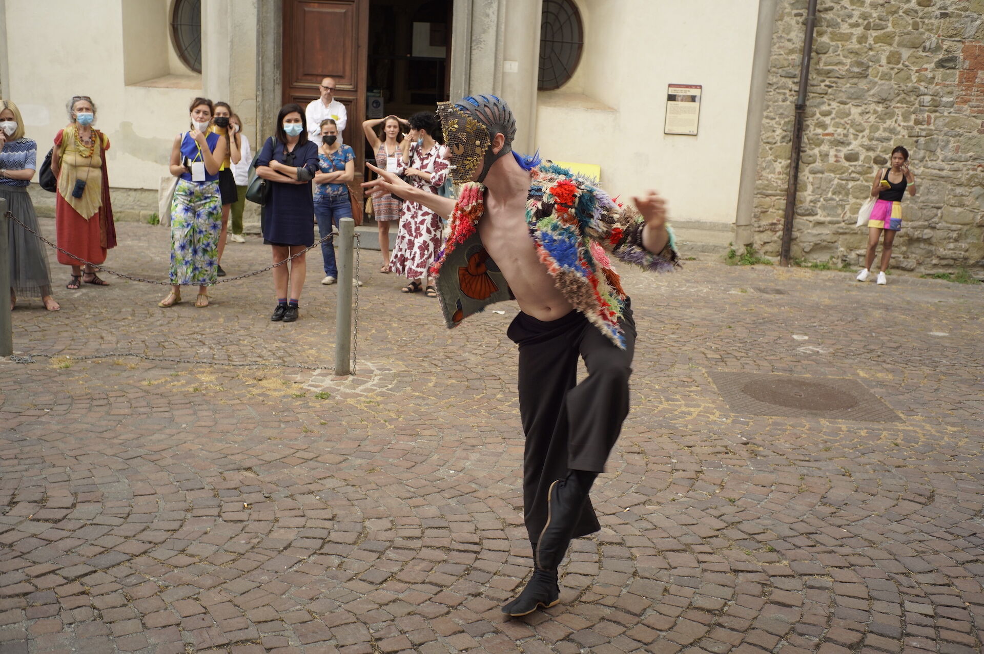 Fotografie č. 2: 2. Il Mondo Altrove. Choreograf a tanečník Nicola Galli. Kilowatt Festival 2021. Foto: Luca Del Pia.